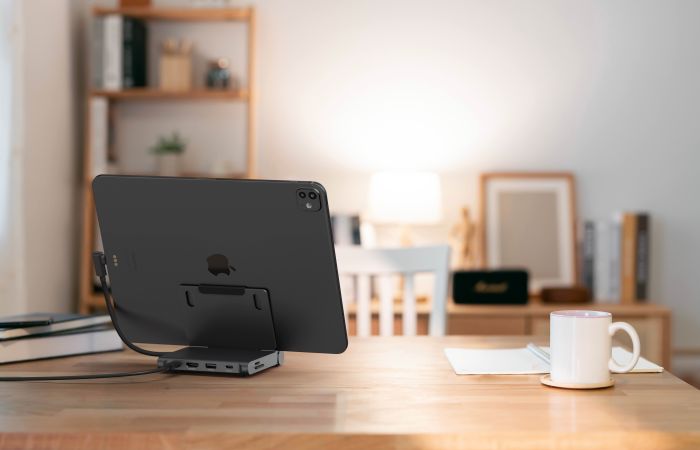 Satechi OntheGo Foldable Stand Hub Space Black – сгъваема USB-C стойка с хъб за iPad