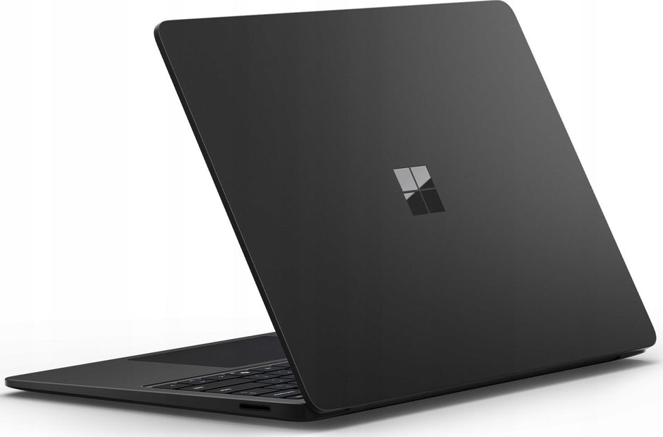 Лаптоп Microsoft Surface Copilot+ PC 13.8